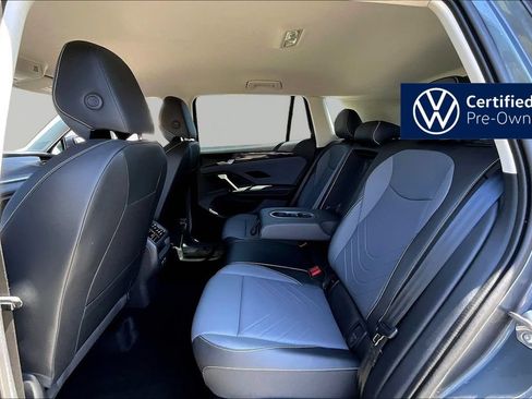 Used 2025 Volkswagen Tiguan SE FWD image 23