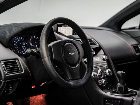 Used 2015 Aston Martin V8 Vantage GT RWD image 47