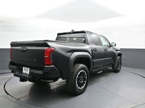Certified 2025 Toyota Tacoma TRD Off-Road image 6