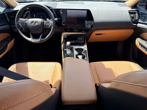 Used 2024 Lexus NX 250 FWD image 11