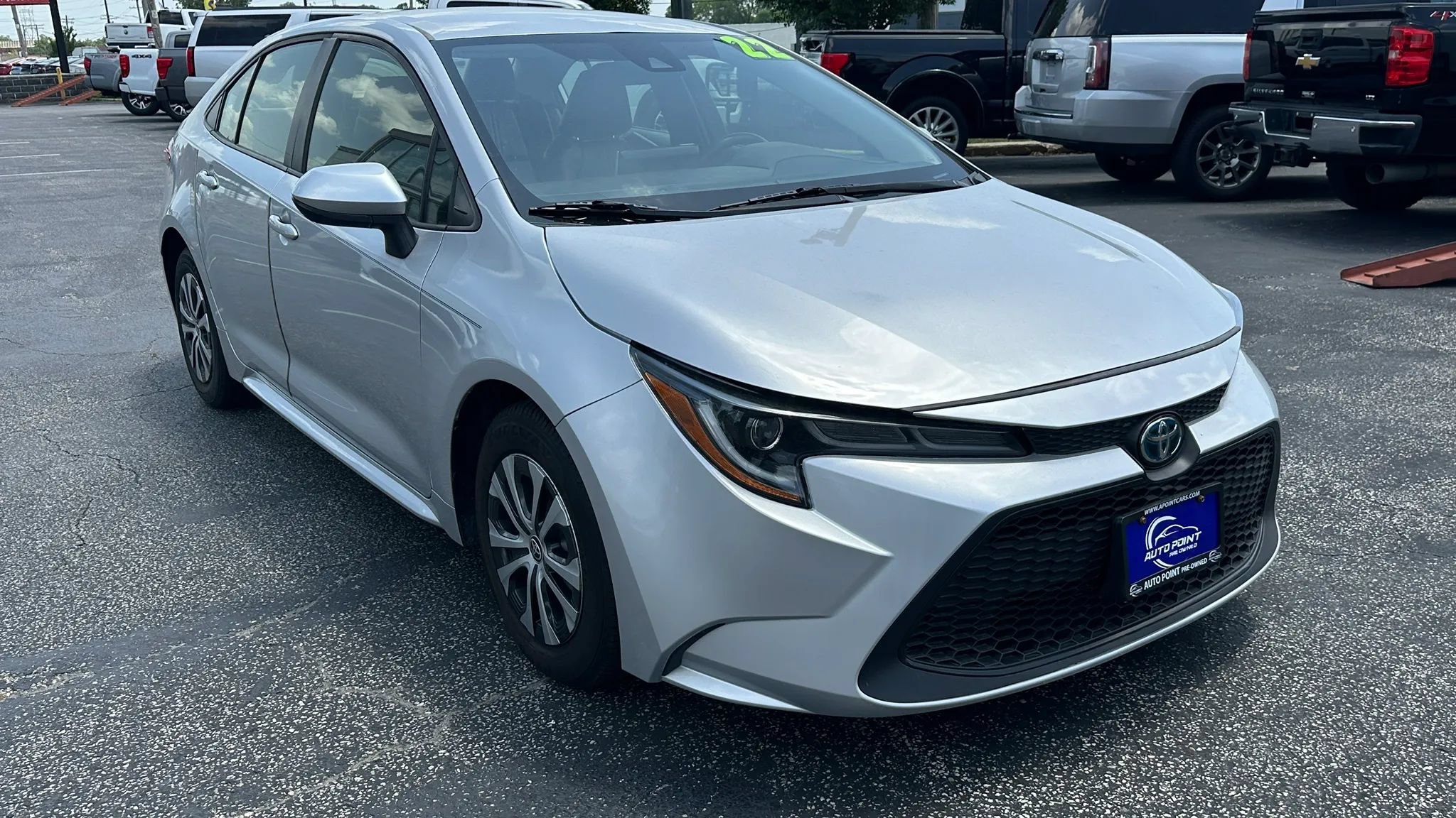 Used 2022 Toyota Corolla LE w/ Premium Interior Package FWD image 3