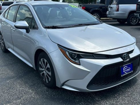 Used 2022 Toyota Corolla LE w/ Premium Interior Package FWD image 3