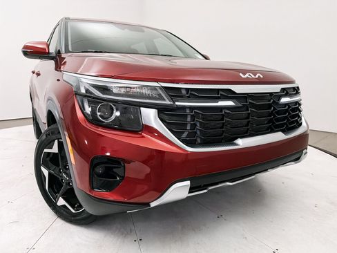 Certified 2025 Kia Seltos S FWD image 2