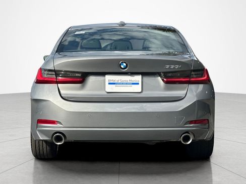 Used 2024 BMW 330i Sedan w/ Convenience Package RWD image 4