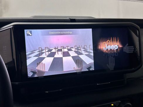 New 2025 Jeep Gladiator Sport image 25