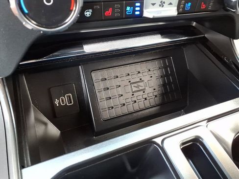 Used 2025 Ford F150 Lariat w/ Equipment Group 501A Mid image 24