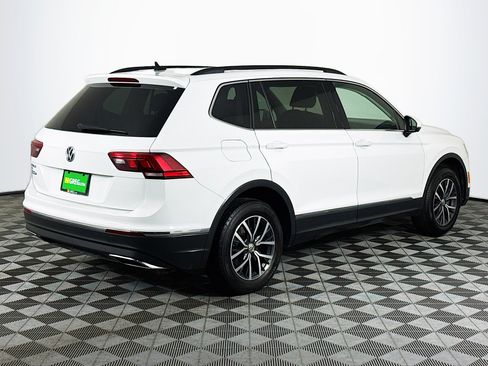 Used 2020 Volkswagen Tiguan SE w/ Panoramic Sunroof Package FWD image 10
