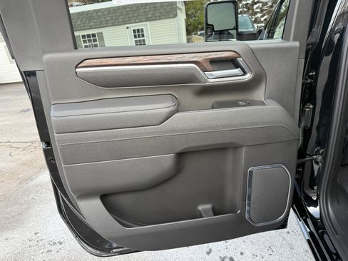 New 2026 GMC Sierra 2500 SLT w/ SLT Convenience Package image 17