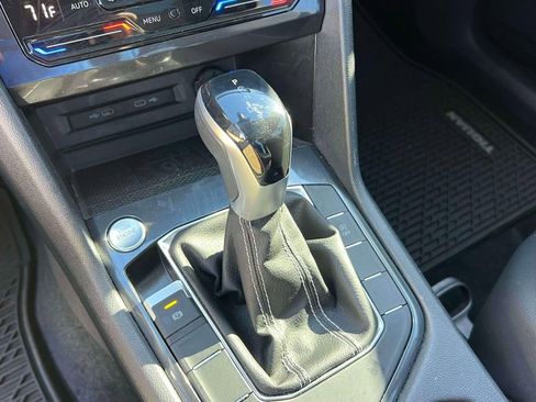 Used 2022 Volkswagen Tiguan SE image 31