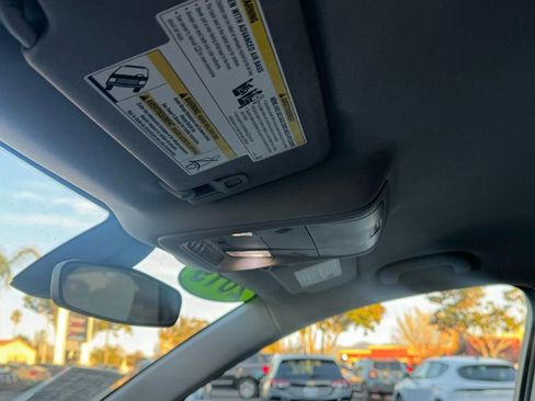 Used 2019 Chevrolet Equinox LT image 16