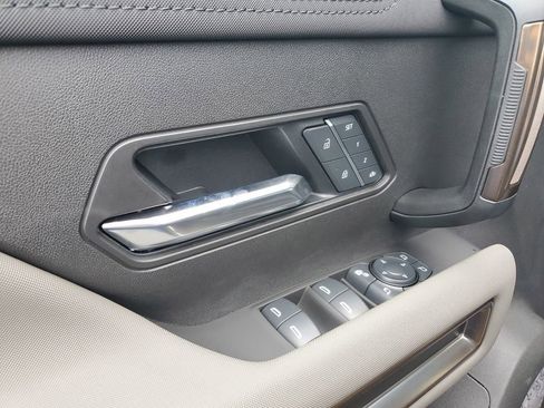 New 2025 GMC Hummer EV 2X image 16