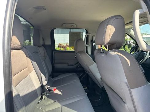 Used 2022 Nissan Frontier SV w/ Technology Package RWD image 16