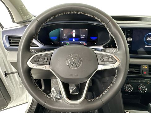 Used 2023 Volkswagen Taos SE image 11