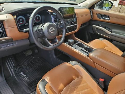 Certified 2024 Nissan Pathfinder Platinum w/ Cargo Package FWD image 16