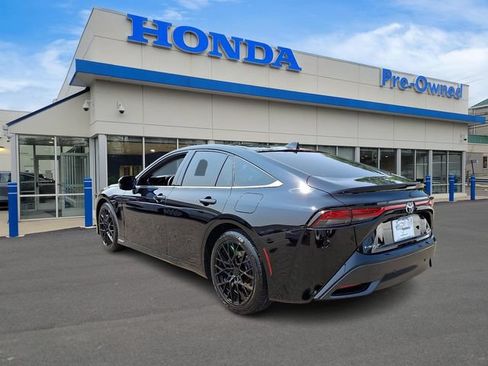 Used 2023 Toyota Mirai w/ Advanced Technology Package RWD image 7