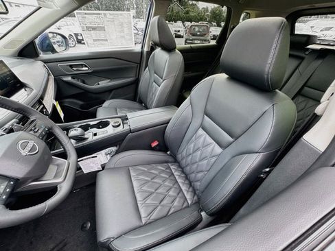 New 2026 Nissan Rogue Platinum AWD/4WD image 18