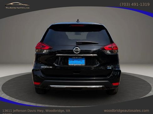 Used 2017 Nissan Rogue SV w/ SV Premium Package FWD image 5