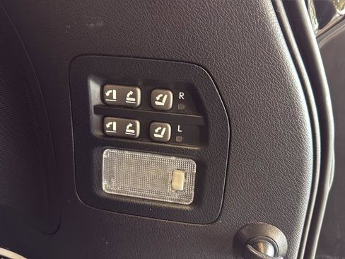 Used 2013 Lexus LX 570 4WD image 23