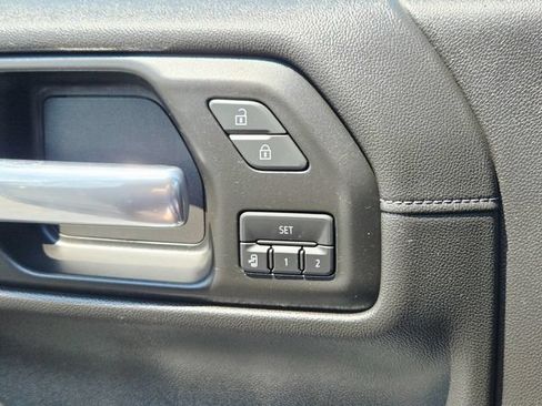 Used 2019 Chevrolet Silverado 1500 LTZ AWD/4WD image 34
