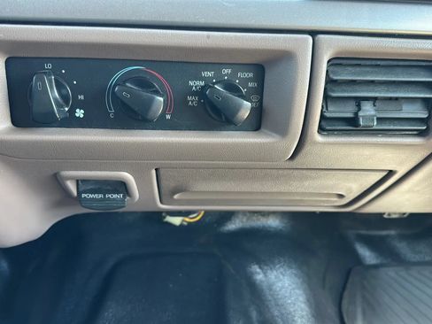 Used 1993 Ford Bronco AWD/4WD image 54
