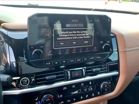 Used 2023 Nissan Pathfinder Platinum FWD image 34