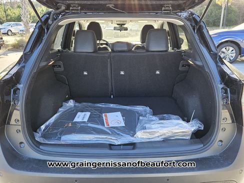 New 2026 Nissan Kicks SR image 6