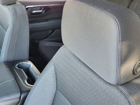 Used 2025 Chevrolet Suburban LS image 15