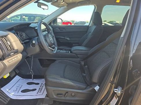 Used 2025 Nissan Pathfinder SV AWD/4WD image 2