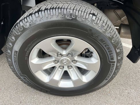 Used 2021 RAM 1500 Laramie AWD/4WD image 11