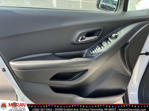 Certified 2022 Chevrolet Trax LT w/ Driver Confidence Package image 15