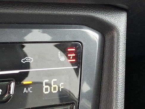 Certified 2022 Volkswagen Tiguan SE w/ Panoramic Sunroof Package image 28