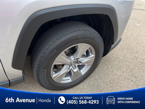 Used 2025 Toyota RAV4 XLE AWD/4WD image 12