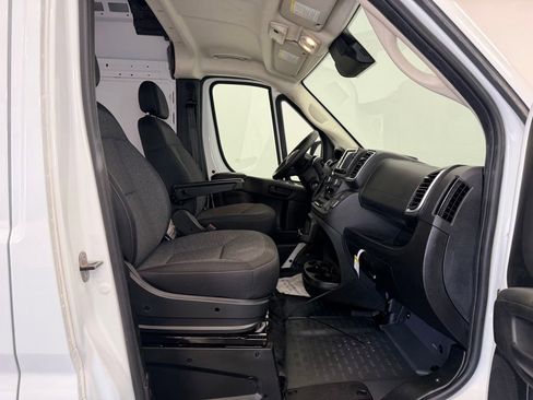 Used 2025 RAM ProMaster 2500 w/ Quick Order Package 22G SLT FWD image 8