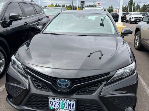 Used 2023 Toyota Camry SE w/ Convenience Package FWD image 2