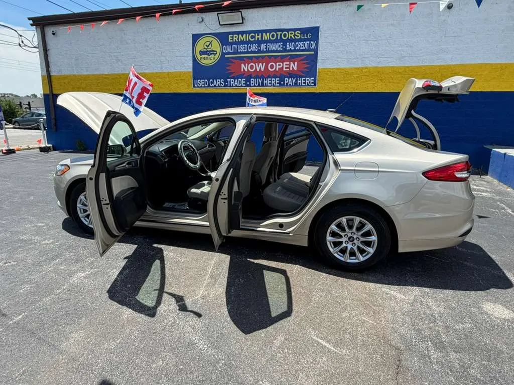 Used 2018 Ford Fusion S FWD image 15