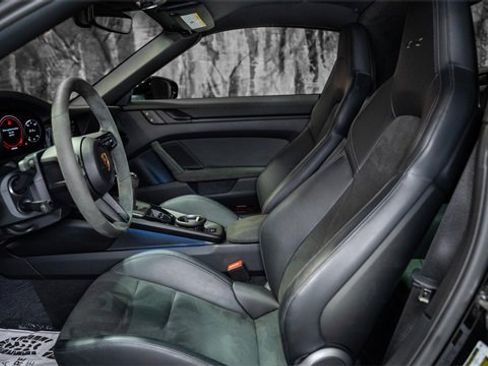 Used 2024 Porsche 911 Targa 4 GTS image 3