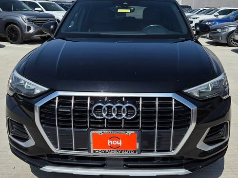 Used 2019 Audi Q3 2.0T Premium w/ Convenience Package AWD/4WD image 4