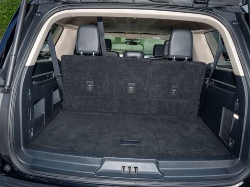 Used 2024 Ford Expedition Max XLT AWD/4WD image 9