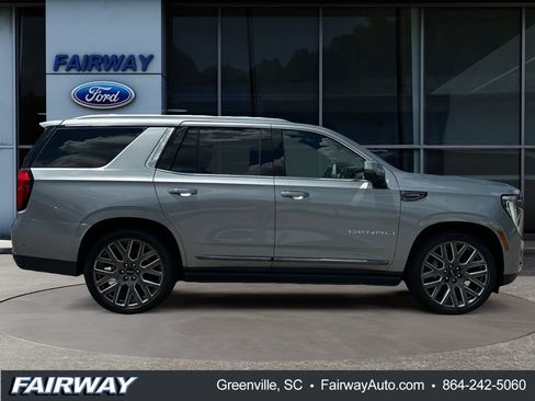 Used 2025 GMC Yukon Denali Ultimate AWD/4WD image 9