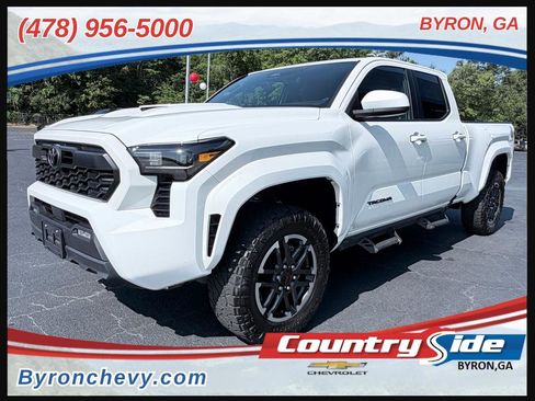 Used 2025 Toyota Tacoma TRD Sport AWD/4WD image 1