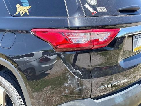 Used 2021 Chevrolet Traverse LT w/ LT Premium Package AWD/4WD image 8
