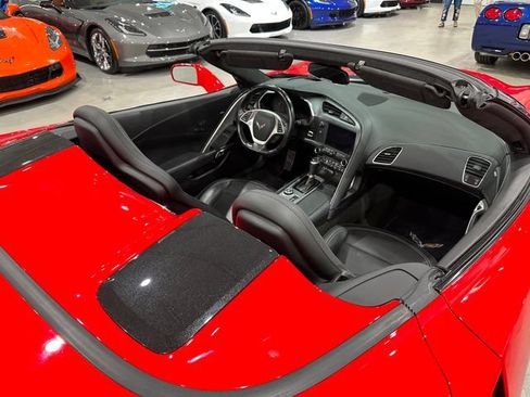Used 2018 Chevrolet Corvette Stingray Convertible w/ 3LT Preferred Equipment Group RWD image 18