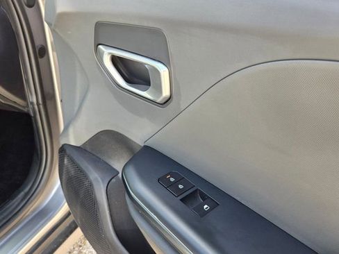 Used 2025 Kia K4 LXS image 28