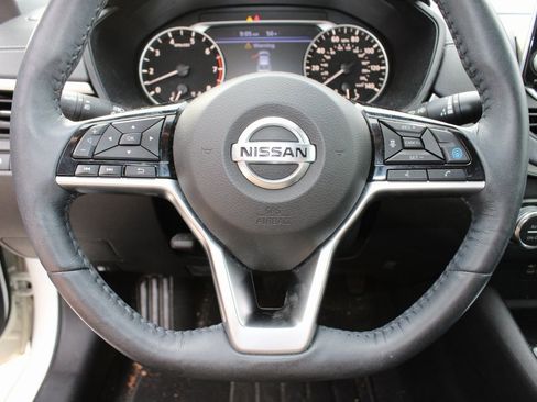 Used 2019 Nissan Altima 2.5 SV image 12