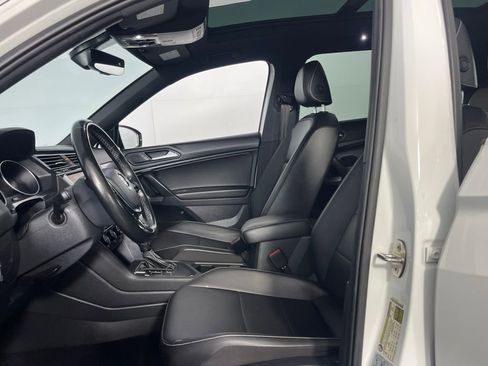 Used 2021 Volkswagen Tiguan SE R-Line image 20