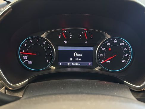 Used 2023 Chevrolet Equinox Premier AWD/4WD image 14