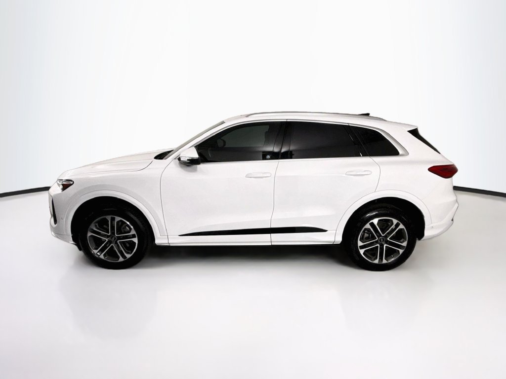 Certified 2025 Audi Q5 Premium w/ Premium Plus AWD/4WD image 8