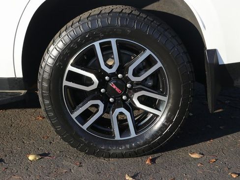 Used 2021 GMC Yukon AT4 image 9