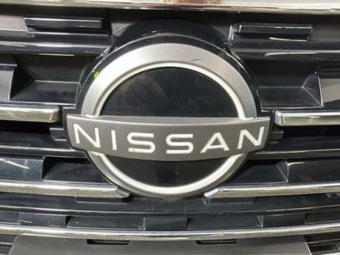 Used 2024 Nissan Rogue SV AWD/4WD image 9