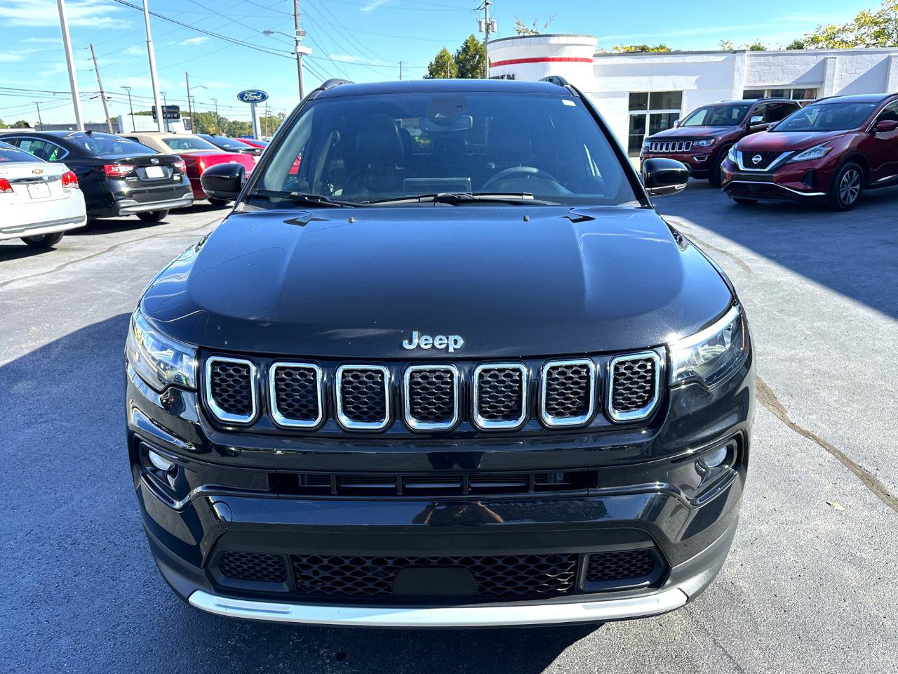 Used 2023 Jeep Compass Limited w/ Sun and Sound Group AWD/4WD image 4